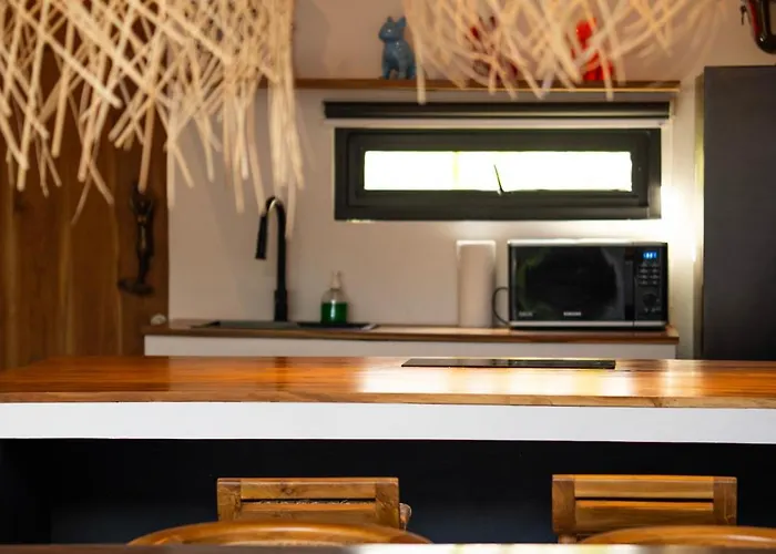 Tropical Loft Steps Away From The Beach! Hidden Gem! チャングー