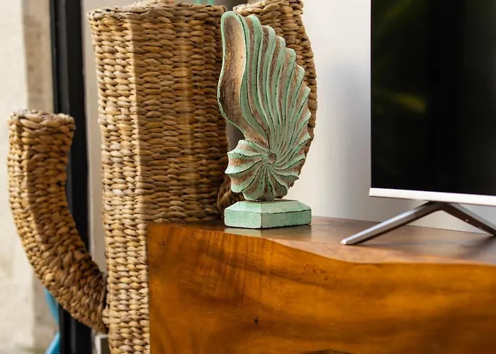 Tropical Loft Steps Away From The Beach! Hidden Gem! *